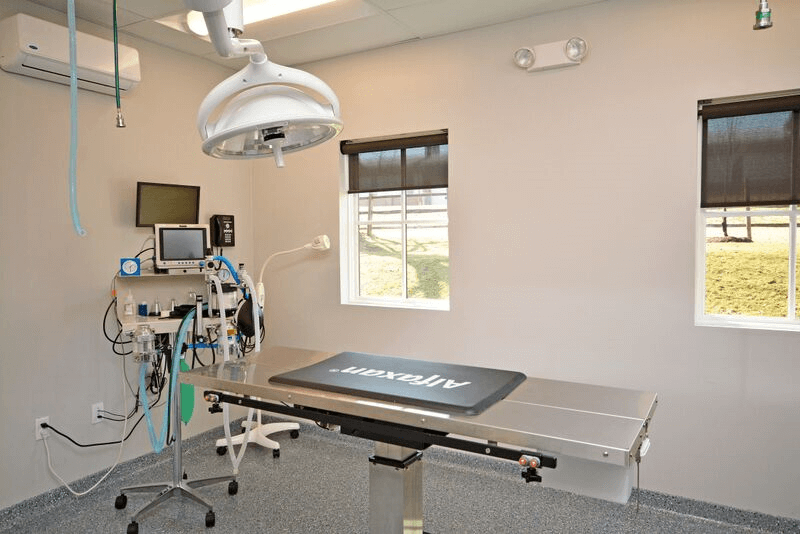 Medical room with a table